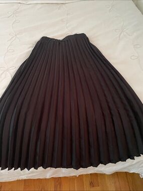 SHEIN Black Pleated Midi Skirt